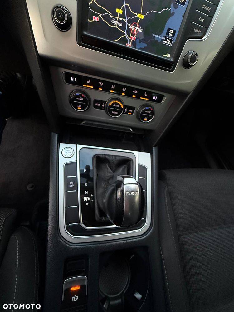 Volkswagen Passat 2.0 TDI (BlueMotion Technology) DSG Comfortline - 24