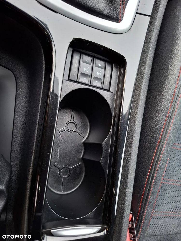 Ford Mondeo 2.0 T Titanium S - 33