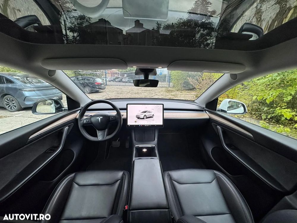 Tesla Model Y Long Range - 4