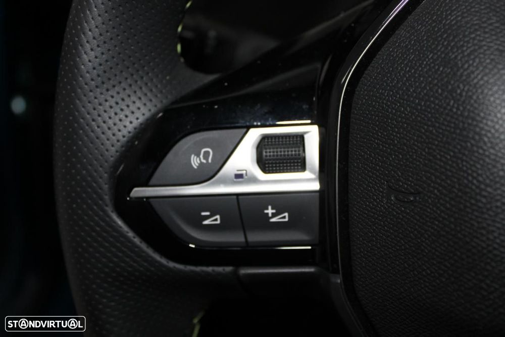 Peugeot e-2008 54 kWh GT - 12