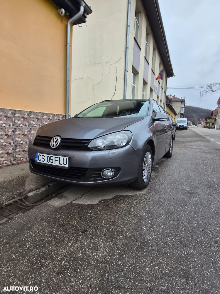 Volkswagen Golf - 6