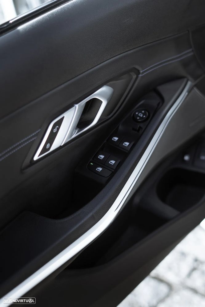 BMW 330 e Aut. M Sport - 18