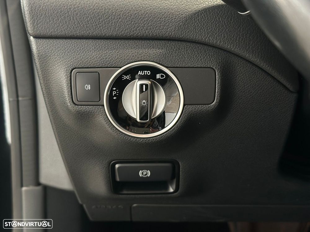 Mercedes-Benz CLA 200 d Shooting Brake Urban Aut. - 13