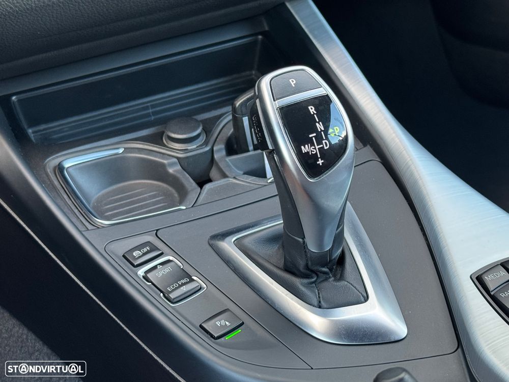 BMW 220 d Cabrio Line Luxury Auto - 34