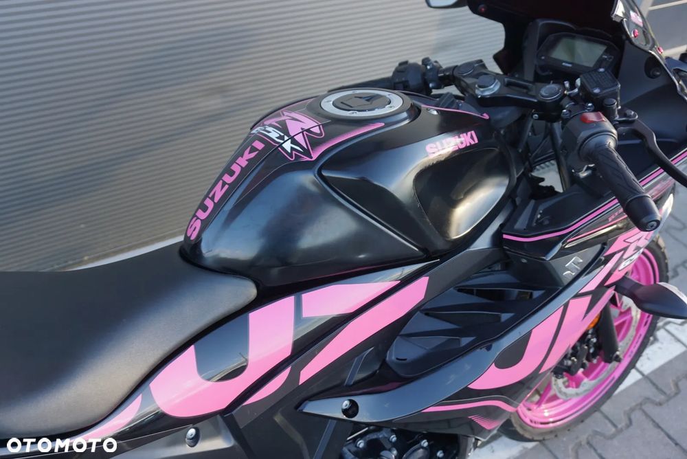 Suzuki GSX - 7