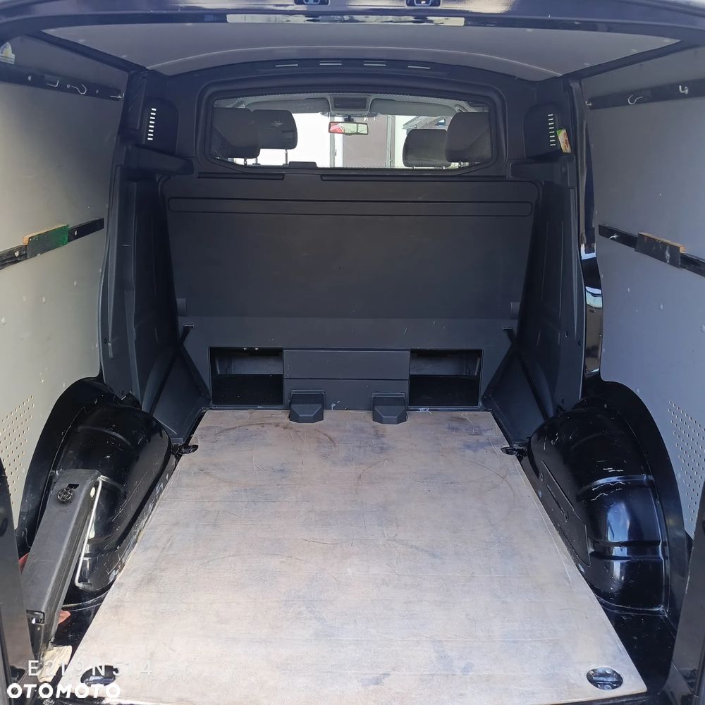 Volkswagen Transporter - 9