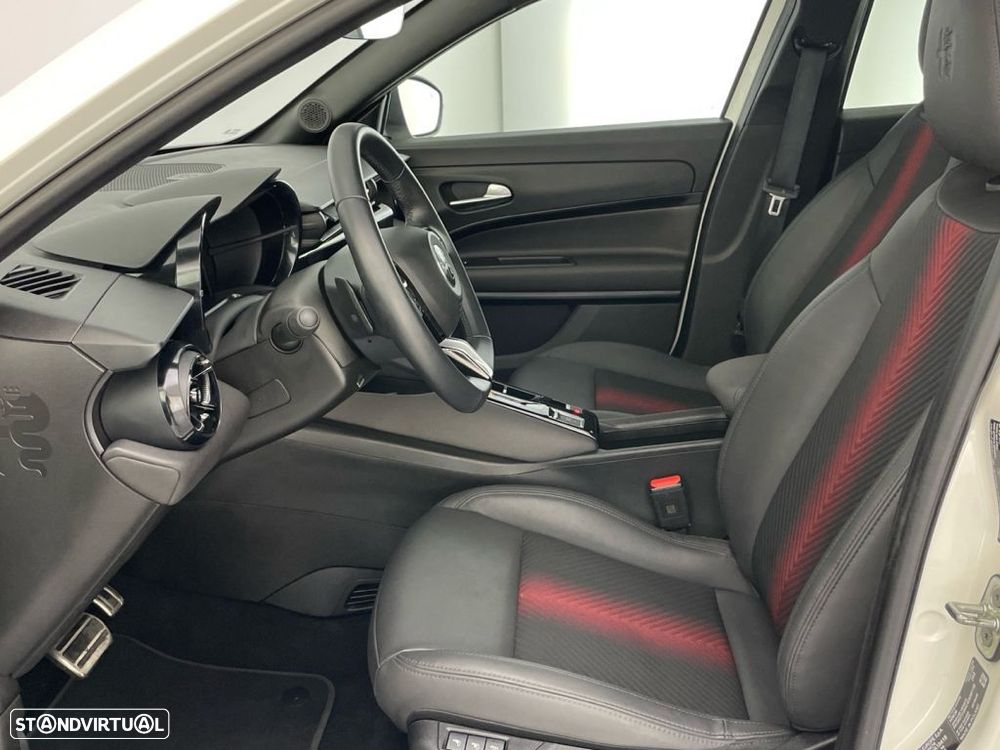 Alfa Romeo Junior 1.2 eDCT6 - 10