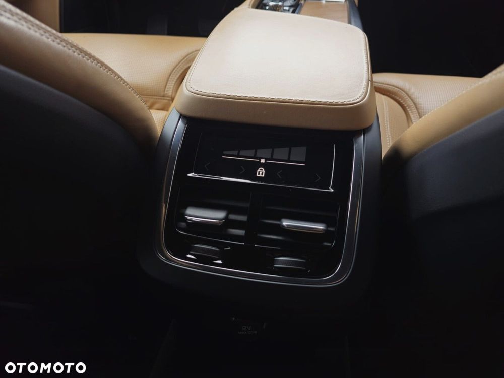 Volvo V90 D4 SCR AWD Inscription - 25
