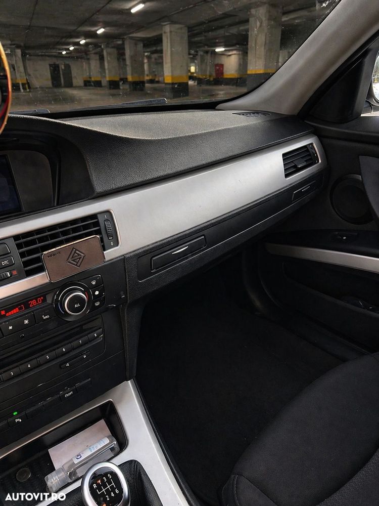 BMW Seria 3 318d - 12