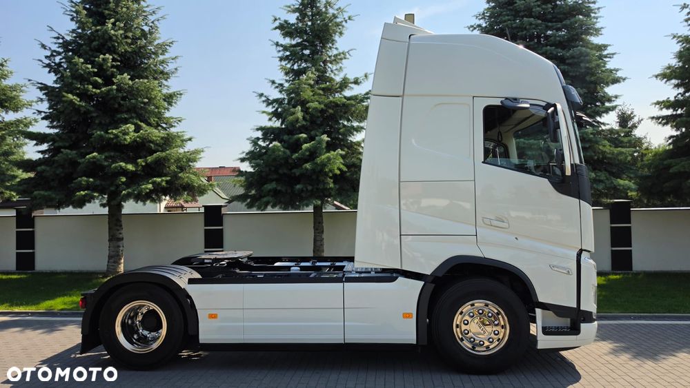 Volvo ///FH///500///2023///JEDYNE  311 TYŚ KM///1 TURBINA///KLIMATYZACJA POSTOJOWA///ZABUDOWY MIĘDZYOSIOWE/// VIRTUAL COCPIT///TABLET///KAMERA///STAN  BARDZO DOBRY - 10