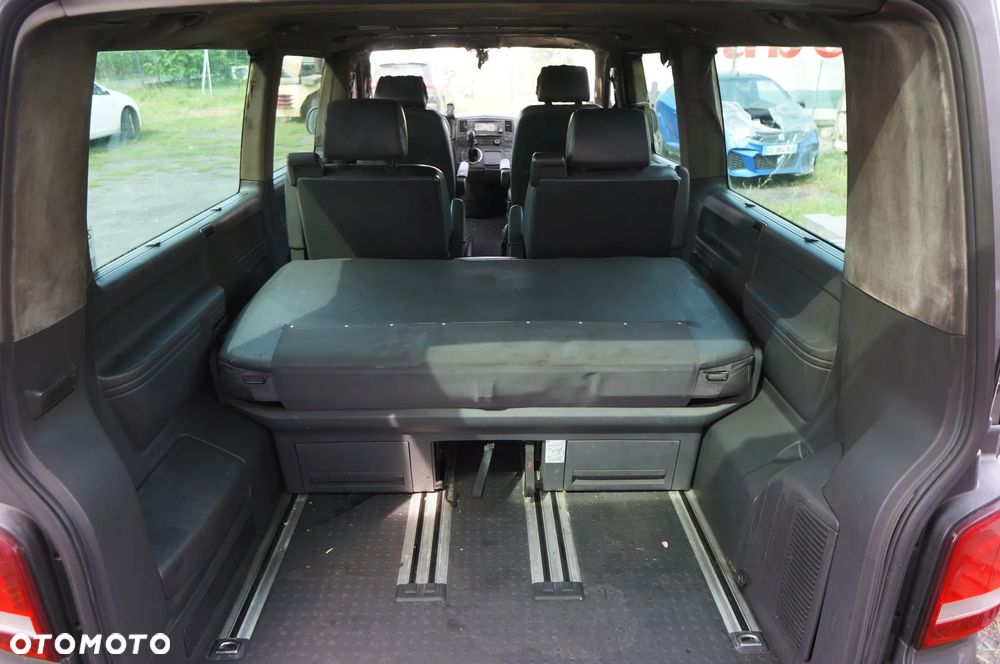 Volkswagen Multivan - 19
