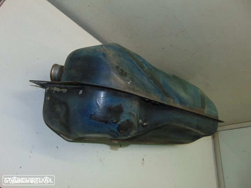 Datsun 1200 depósito de gasolina - 3