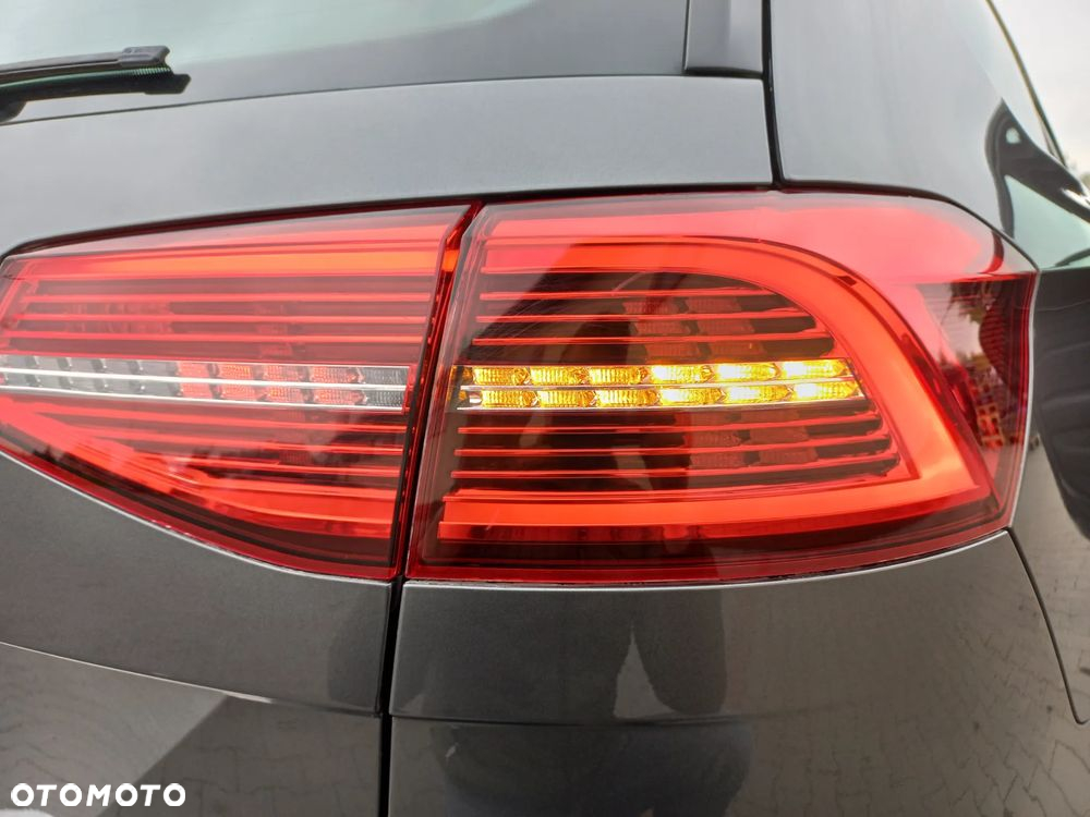 Volkswagen Passat - 35