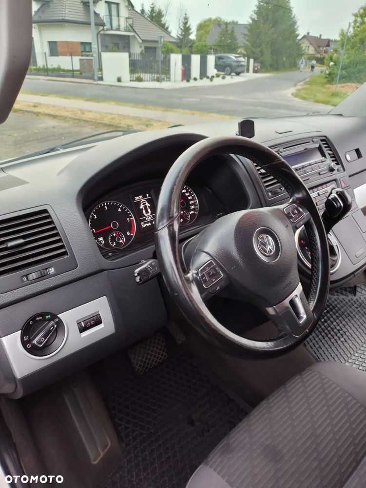 Volkswagen Multivan - 27