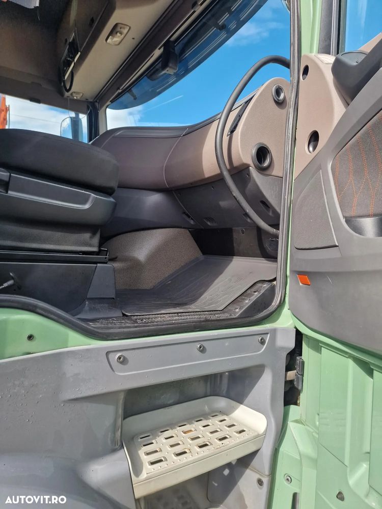 DAF XF 530, KIT BASCULARE, Cutie AUTOMATA+INTARDER 6 trepte, fuste sasiu, 530 CP Euro 6, jante ALUMINIU, Anv 315/80R22,5 70% ok, FRIGIDER, 2 paturi, girofaruri, parasolar, posibilietate leasing 3 ani, PROMOTIE 22.900 EUR+Tva - 11