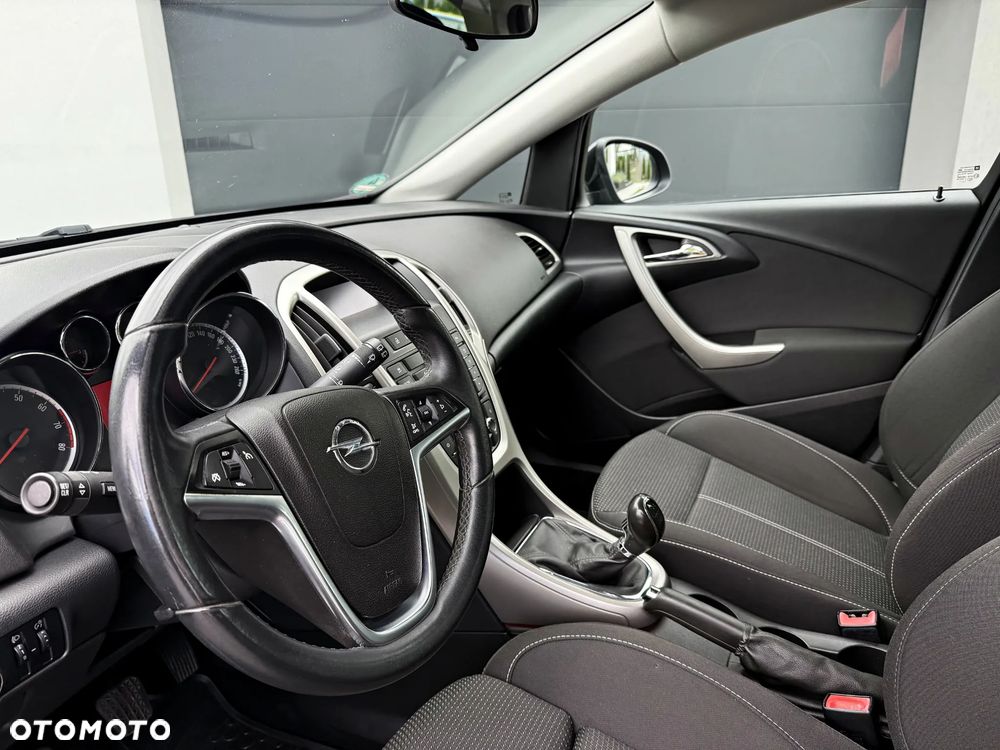 Opel Astra 1.4 Turbo Color Edition - 4