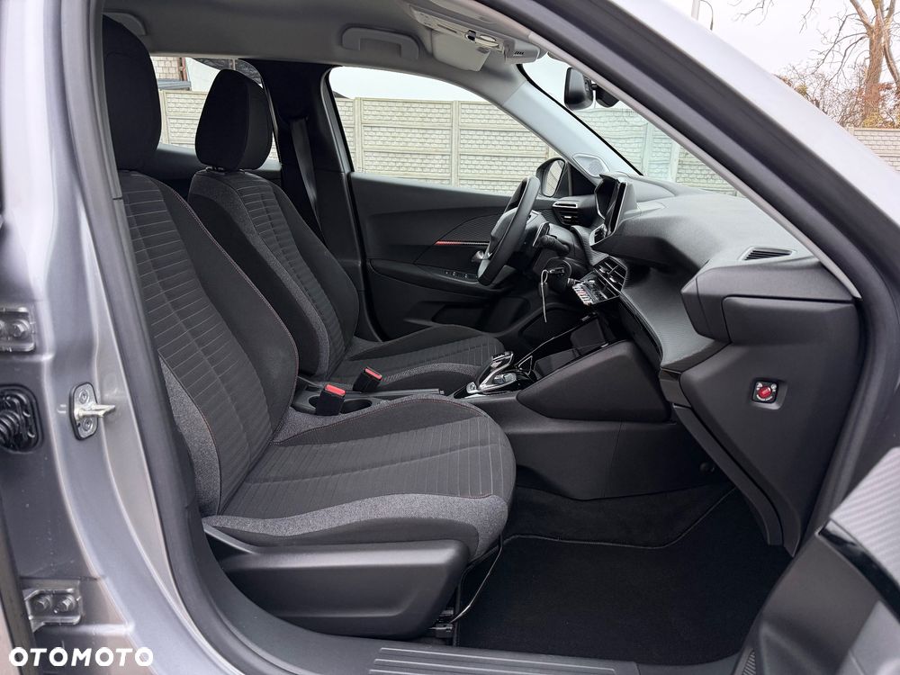 Peugeot 2008 PureTech 130 EAT8 Active Pack - 29