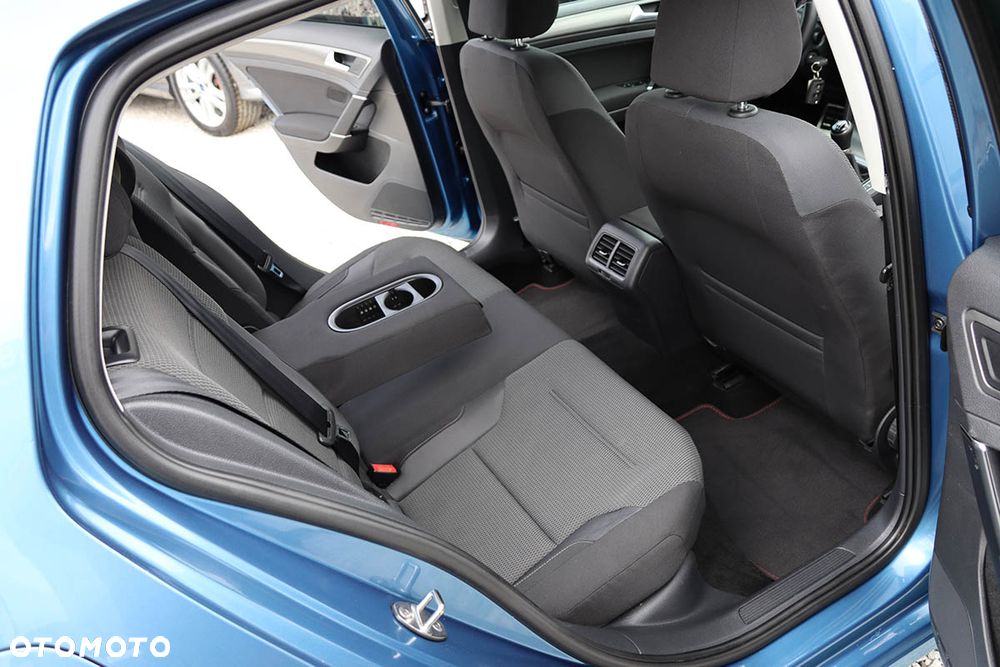 Volkswagen Golf 1.2 TSI BlueMotion Technology Cup - 27