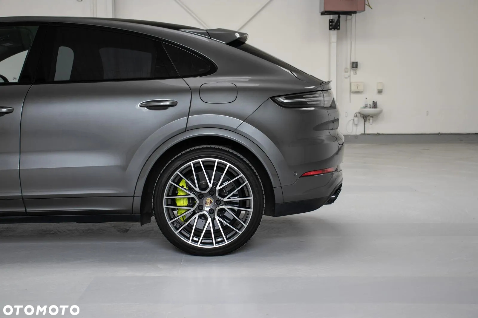 Porsche Cayenne Coupe Turbo - 8