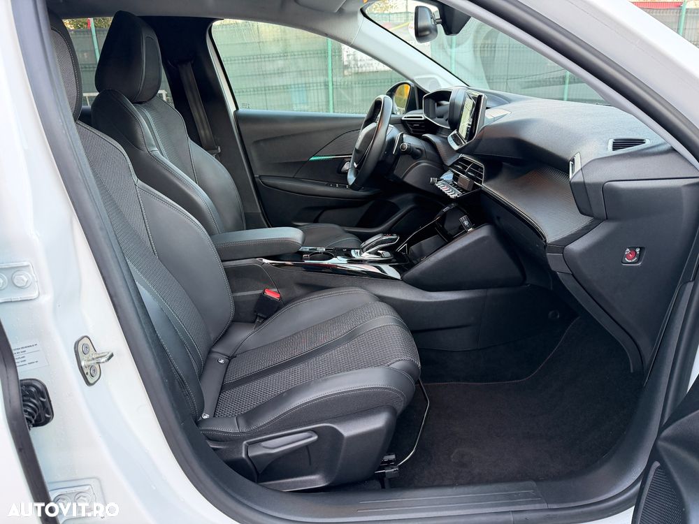 Peugeot 208 1.2 L PureTech STT EAT8 GT Pack - 12