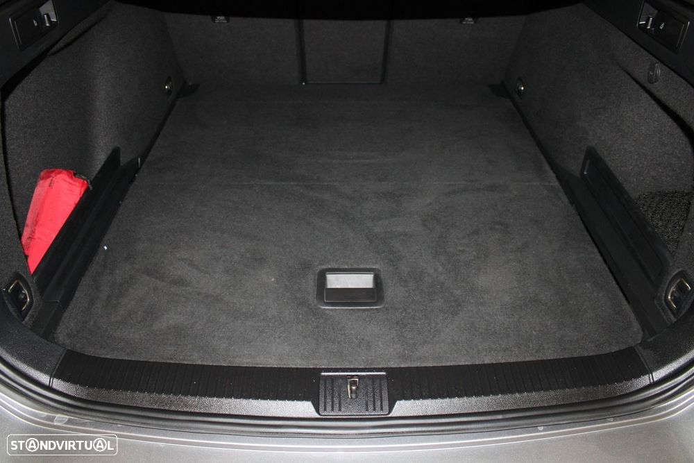 VW Passat Variant 2.0 TDI Business Package DSG - 31