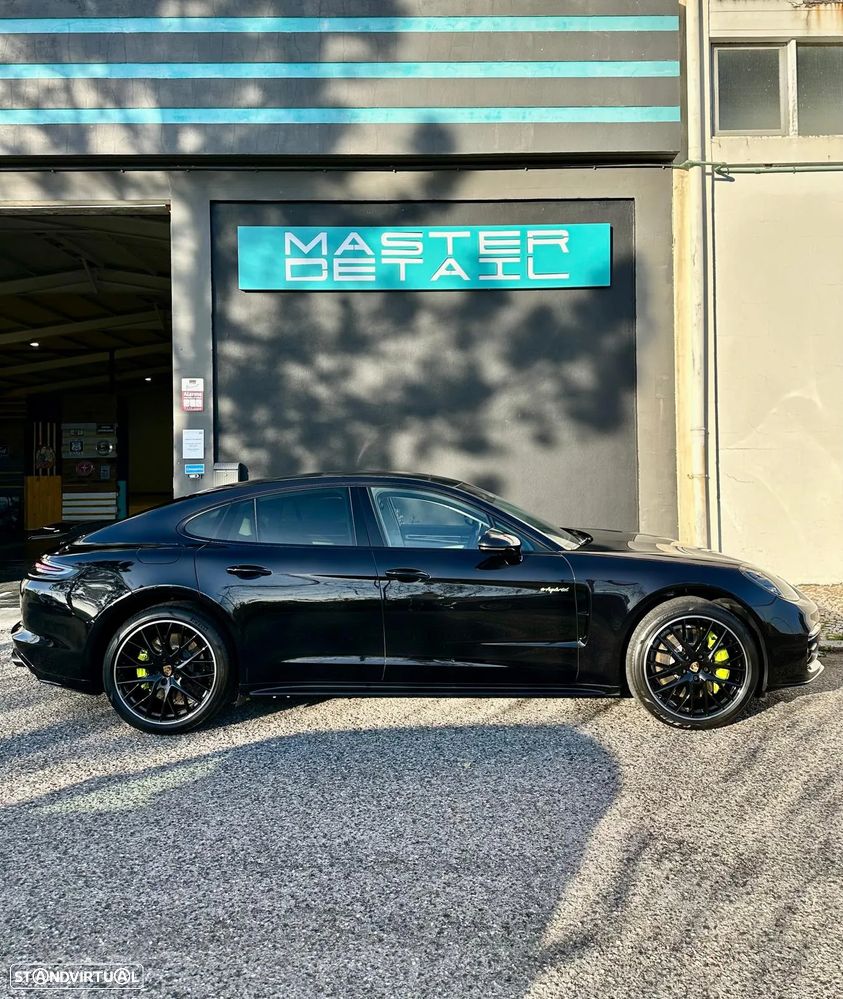 Porsche Panamera 4 E-Hybrid - 1