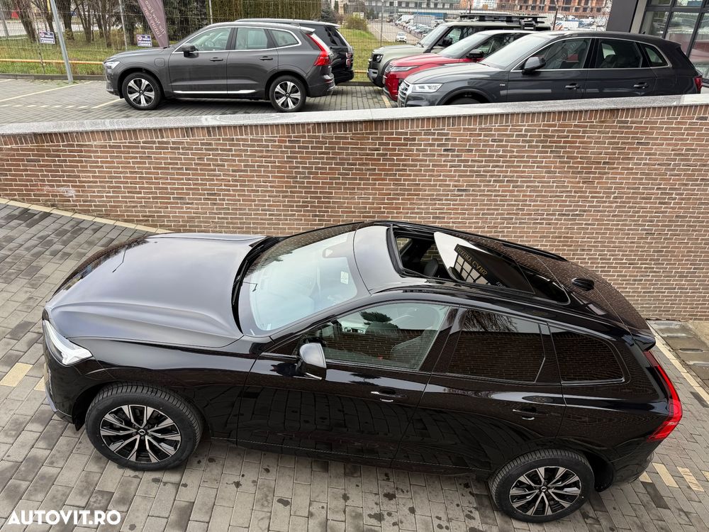 Volvo XC 60 B4 MHEV AT AWD Ultimate Dark - 11