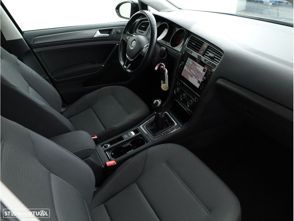 VW Golf Variant 1.6 TDi Confortline - 13