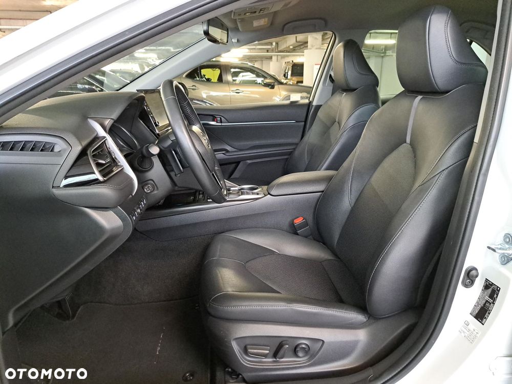 Toyota Camry 2.5 Hybrid Executive CVT - 31