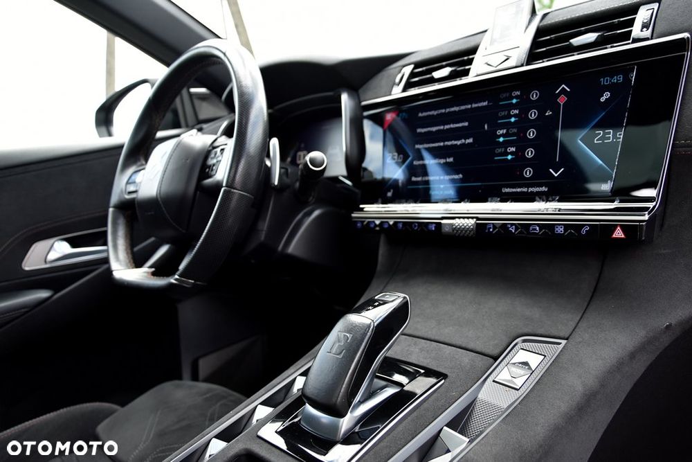 DS Automobiles DS 7 Crossback 1.6 E-Tense Performance Line + - 32