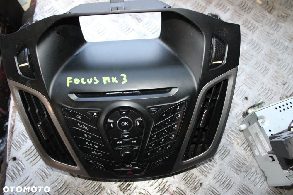 Radio + panel Ford focus mk3 - 1