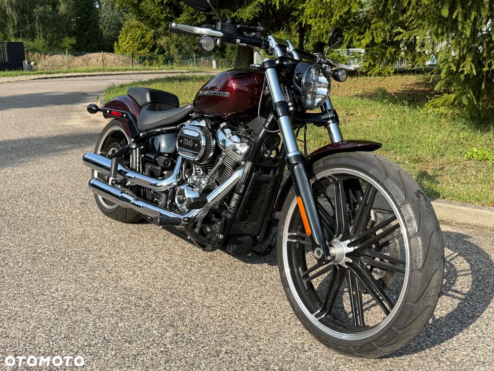 Harley-Davidson Softail Breakout - 12