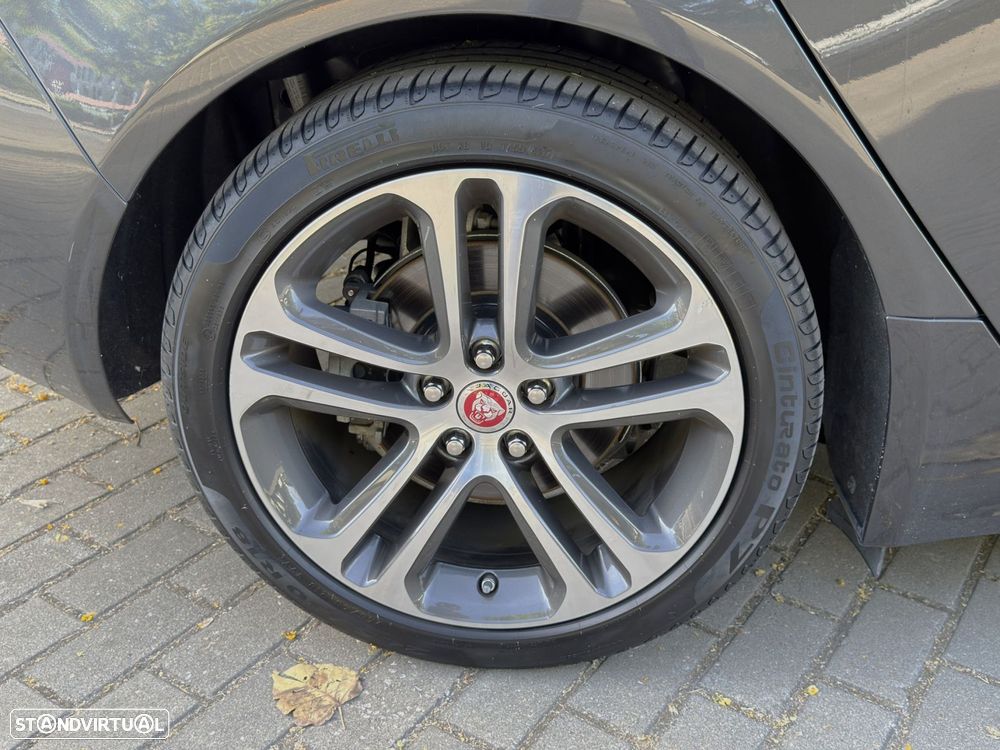 Jaguar XE 2.0 D Prestige Aut. - 54