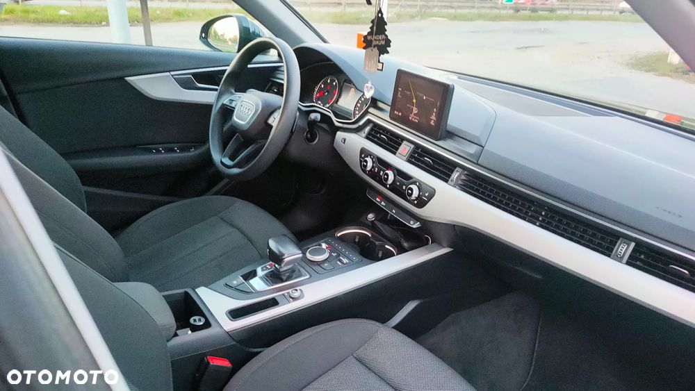 Audi A4 Avant 2.0 TDI ultra S tronic design - 18