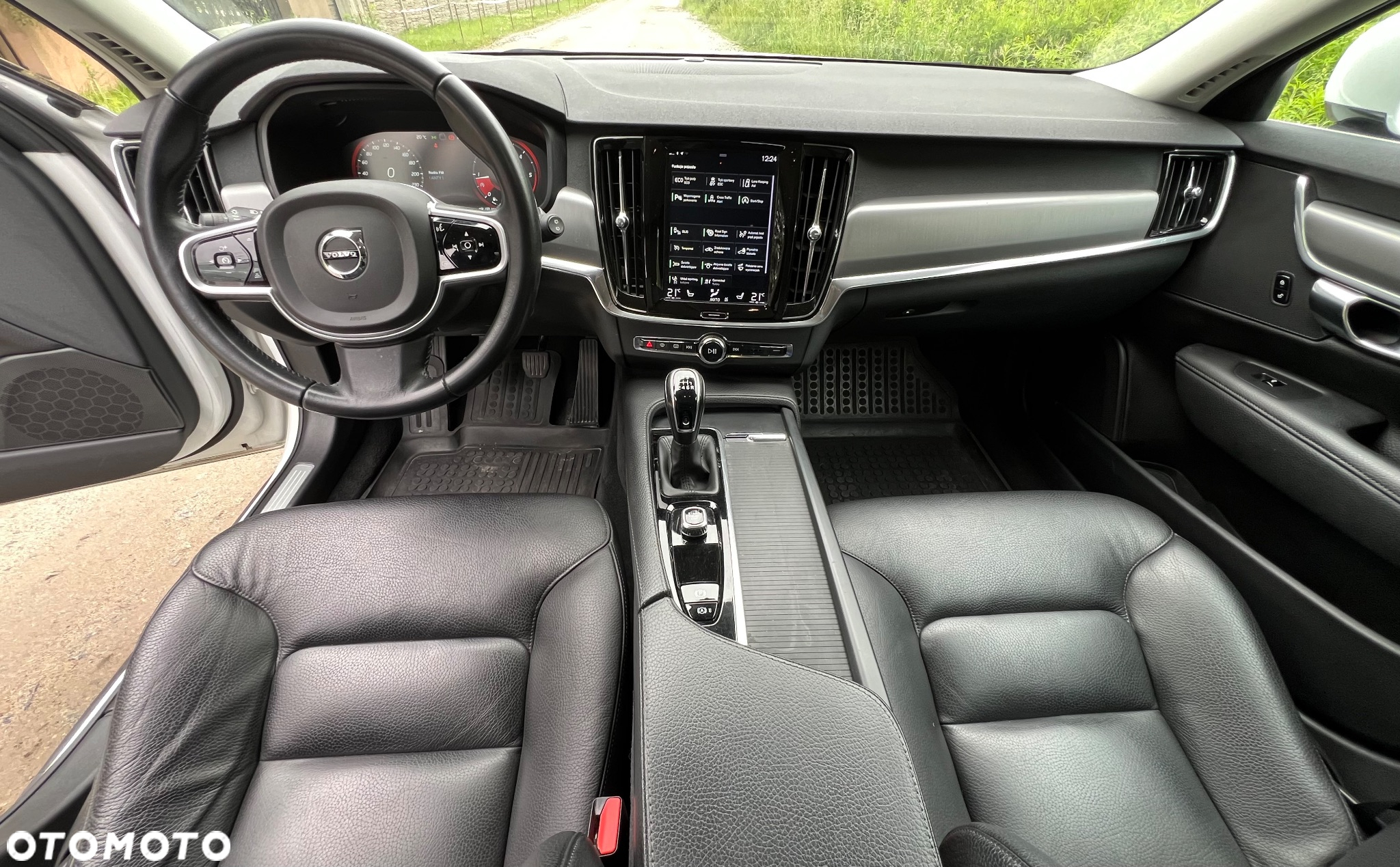 Volvo V90 D4 Momentum - 12