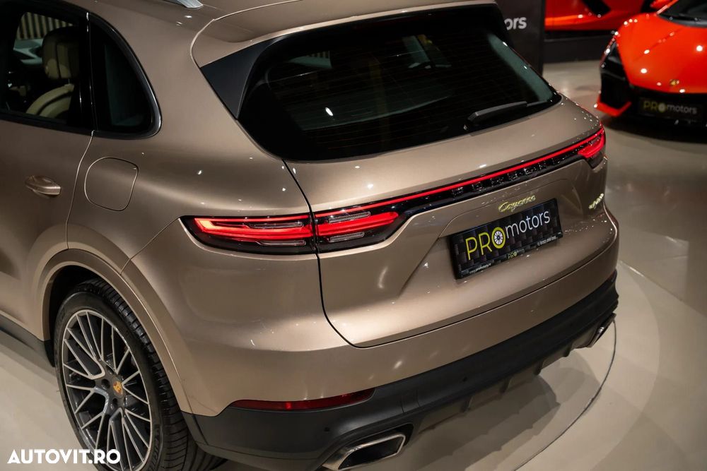 Porsche Cayenne - 25