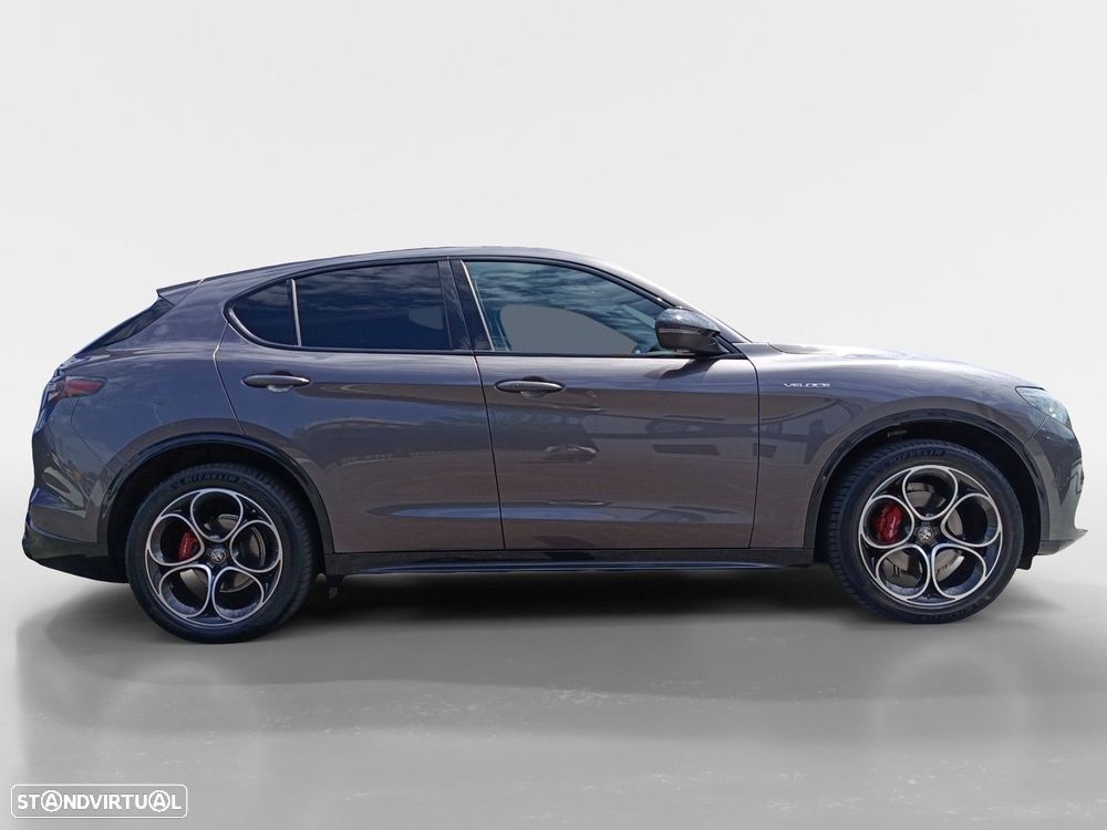 Alfa Romeo Stelvio 2.2 D Veloce Q4 AT8 - 6