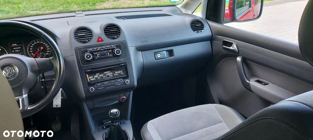 Volkswagen Caddy 1.6 (7-Si.) Edition 30 - 33