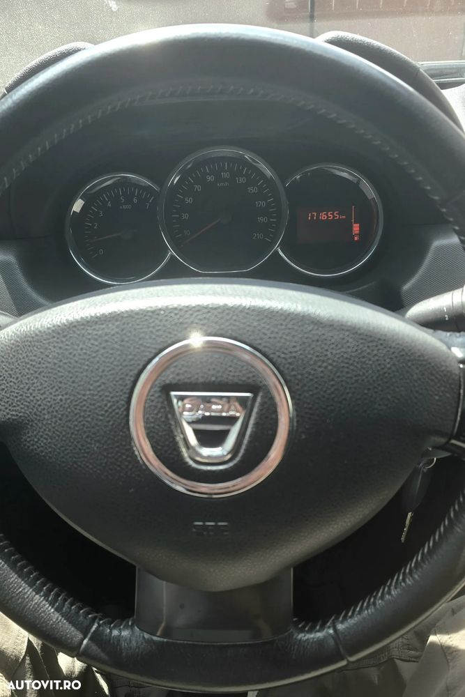Dacia Duster 1.5 dCi 4x4 Laureate - 14