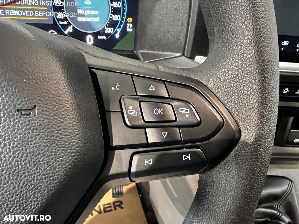 Volkswagen Caravelle - 22