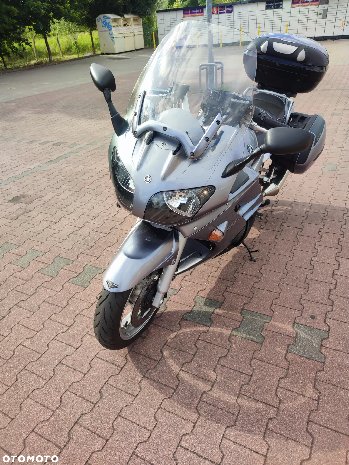 Yamaha FJR - 2
