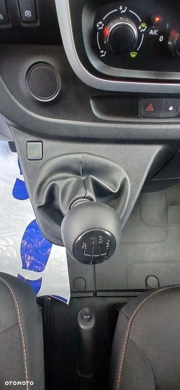 Renault Trafic - 16