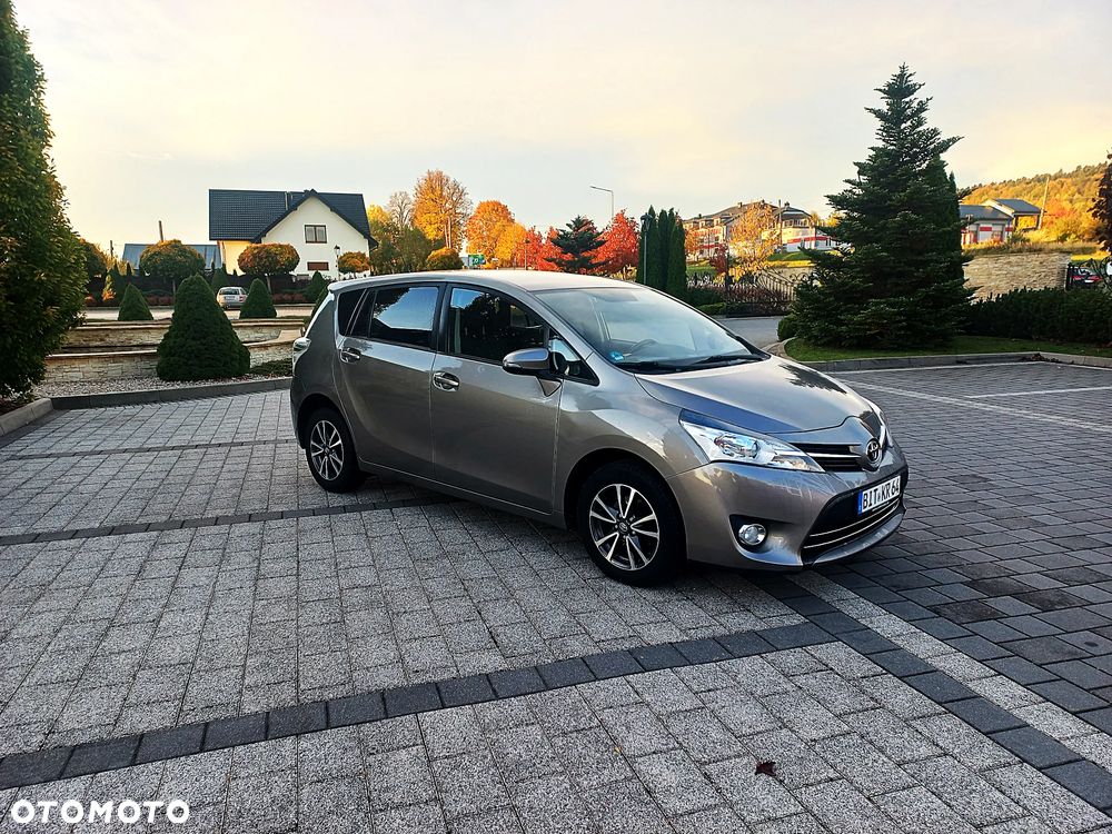 Toyota Verso 2013 photo 3