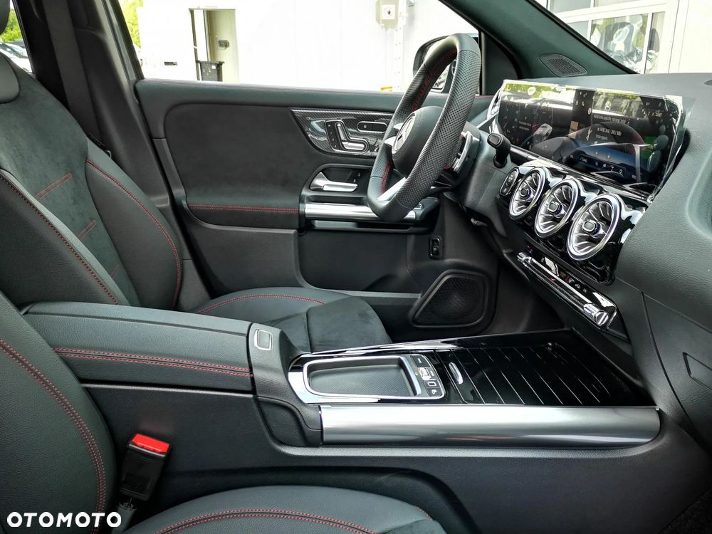 Mercedes-Benz GLA 200 AMG Line - 11