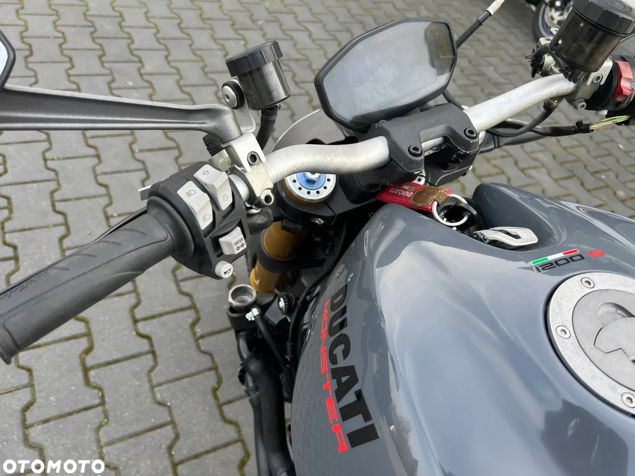 Ducati Monster - 22