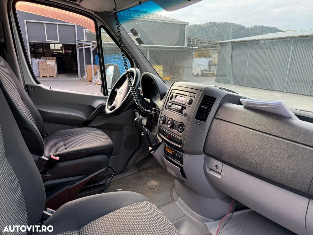Mercedes-Benz Sprinter - 12