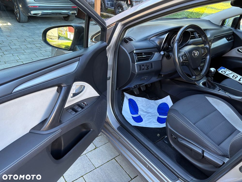 Toyota Avensis - 19