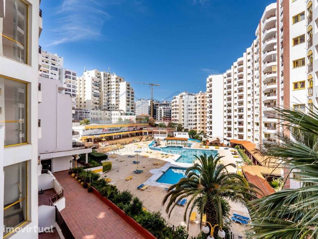 Piscinas de água salgada e zona de Lazer - Empreendimento Clube Pra... - Grande imagem: 2/24