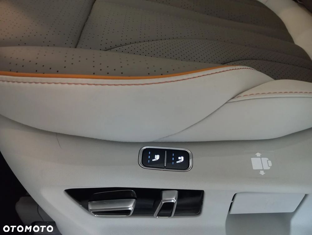 Forthing U Tour 1.5 DVVT GDI DCT - 13