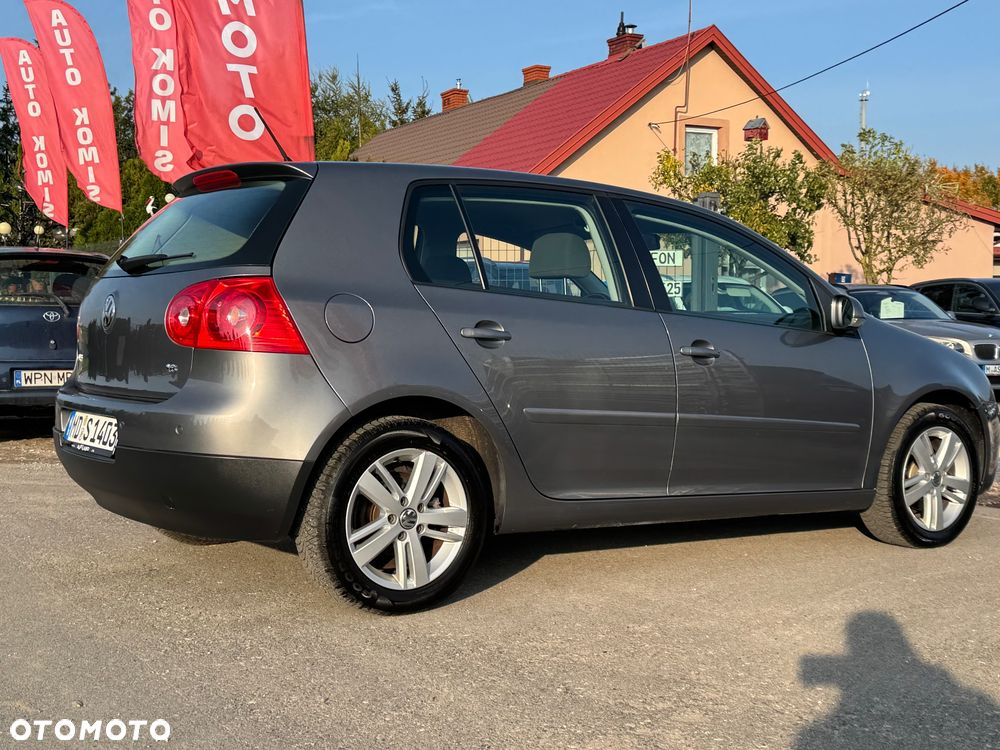 Volkswagen Golf - 22